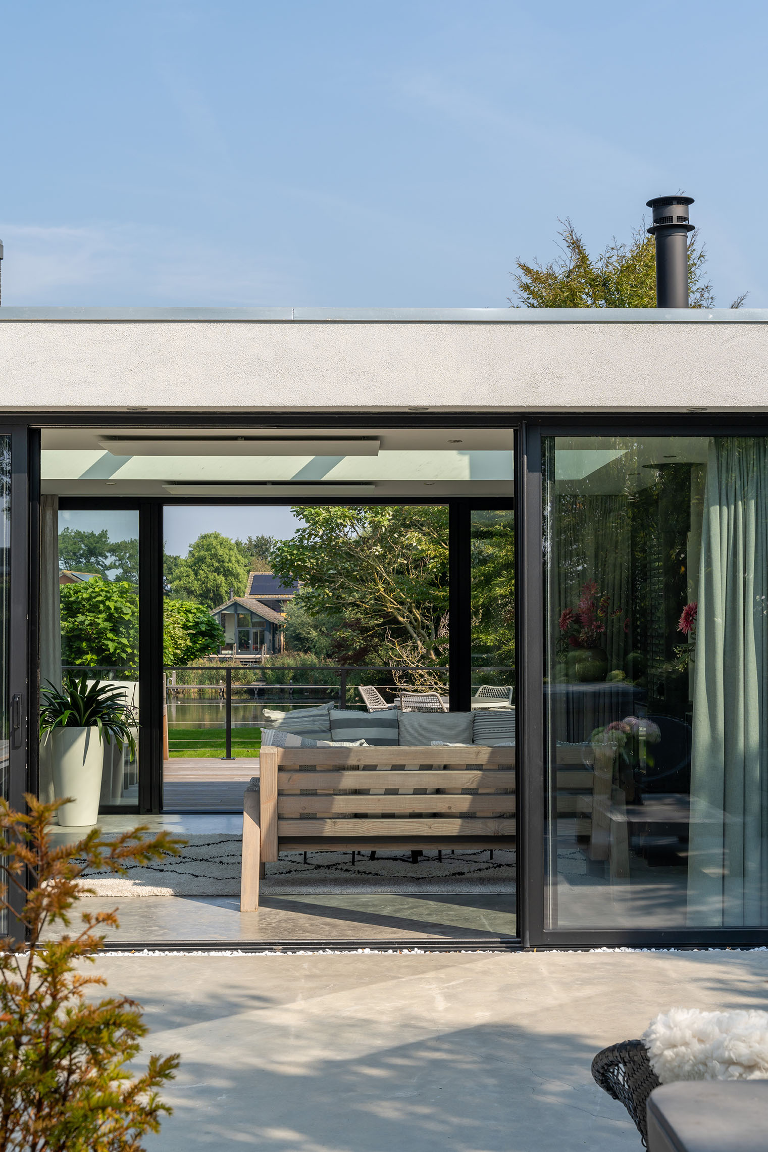 Vrijstaande serre met lichtstraat