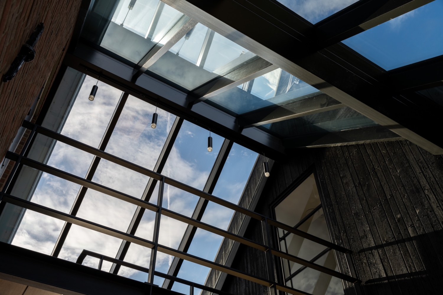 Verbindingsgang met glazen dak in Nieuwegein